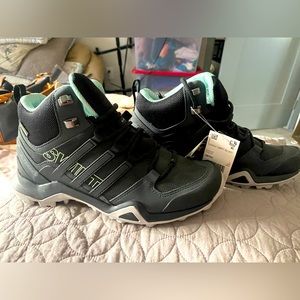 Brand New Adidas Women’s Terrex Swift R2 Mid Hiking Boots
